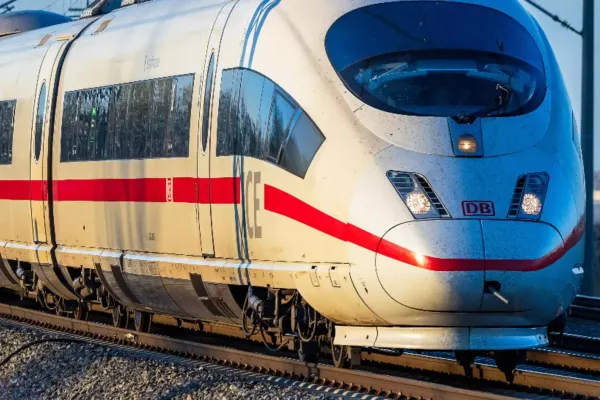 Traficul feroviar din Germania revine treptat la normal după o pană majoră de comunicații