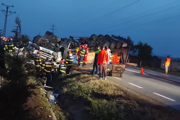 Accident mortal în Gorj: șoferul unui TIR a fost strivit în cabină - VIDEO