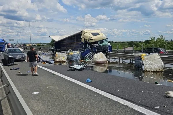 Accident între două TIR-uri pe autostrada A1, în Arad. Traficul spre Nădlac a fost deviat