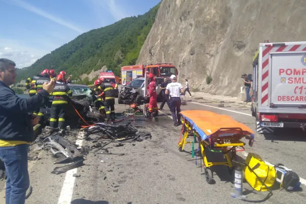 Accident grav pe defileul Dunării, între Drobeta Turnu Severin și Orșova. O persoană a MURIT, alte 3 au fost grav rănite - VIDEO