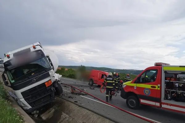 Accident grav pe centura de Est a Clujului: un mort și un rănit după impactul dintre o mașină și o cisternă