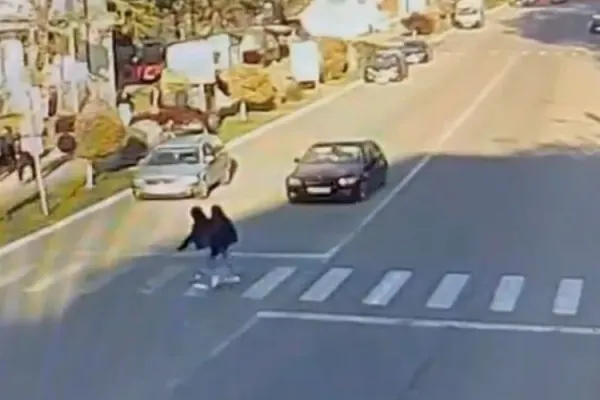 Adolescentă de 16 ani, spulberată pe o trecere de pietoni din Timiș