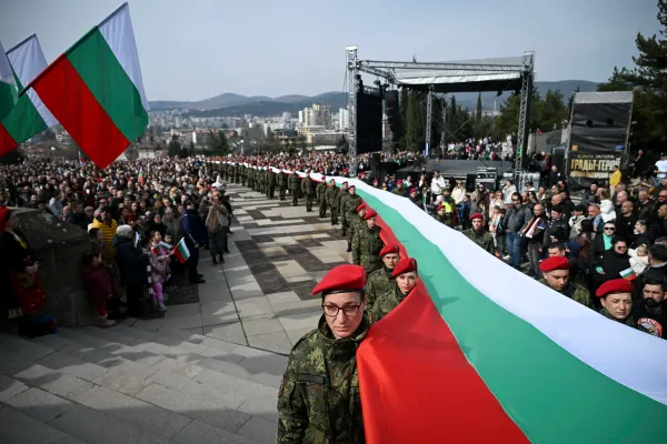 Bulgaria va aloca 5% din PIB pentru apărare. Premierul Radev: „Trebuie o schimbare completă a Europei cu privire la conflictul din Ucraina”
