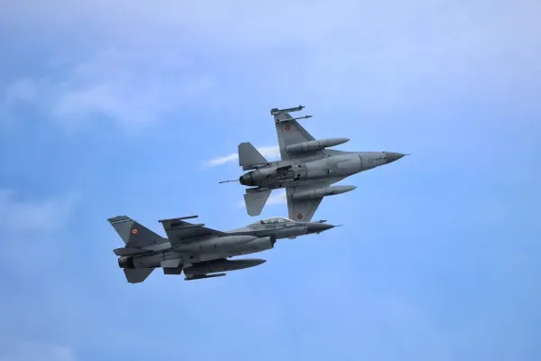 Alertă la graniță: o dronă rusească a încălcat spațiul aerian al României. Avioane de luptă, ridicate de la sol în miezul nopții