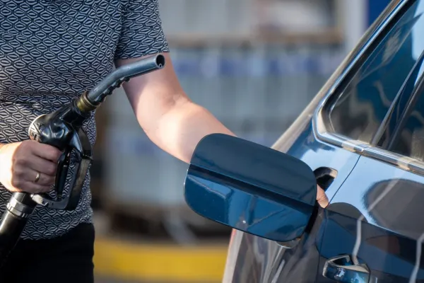 Motorina, mai scumpă în România decât în Germania
