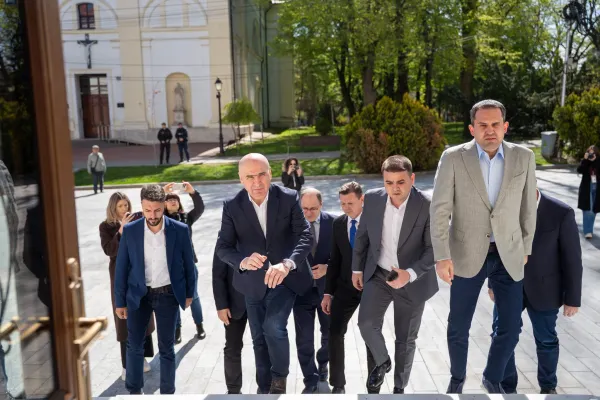 Ciprian Șerban l-a sfidat pe Bolojan și l-a lăudat pe Sorin Grindeanu: mesaj tranșant de pe șantierul Autostrăzii Moldovei: „Am reușit să depășim barierele!”