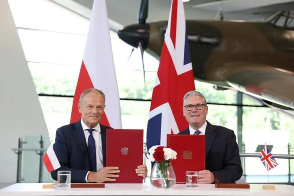 Marea Britanie şi Polonia au semnat un tratat major de apărare. ”Rusia reprezintă o ameninţare strategică şi una pe termen lung”