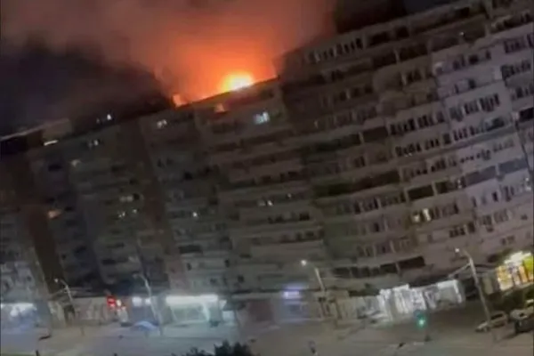 O dronă s-a prăbușit pe un bloc din Galați și a explodat. Declarații MApN: De ce nu a fost doborâtă drona - Nu au existat oportunități reale, în condiții de siguranță.  - LIVE TEXT
