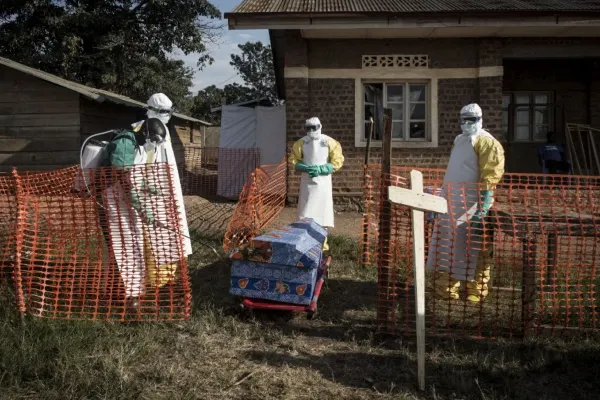 Avertisment dur de la OMS: „Focarul de Ebola se extinde!”