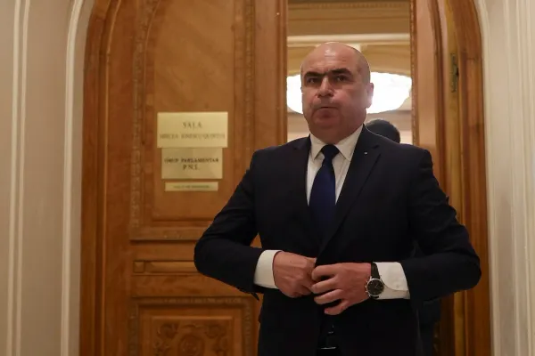 Ilie Bolojan și-a pierdut aliații. De la aplauze și laude, la huiduieli:”Este un politician carpato-danubian”