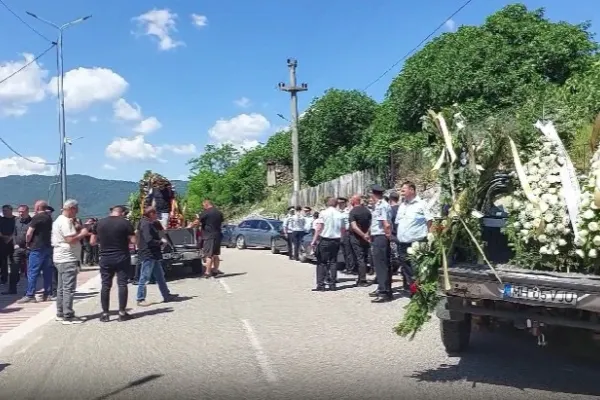 Pompierul mort în accident, condus pe ultimul drum
