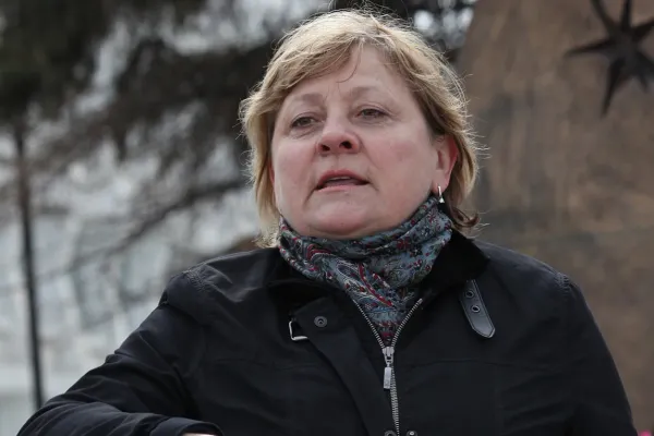 Vindecătoarea ocultă devenită coșmarul Kremlinului. Este acuzată că alimentează protestele anti-război din Rusia