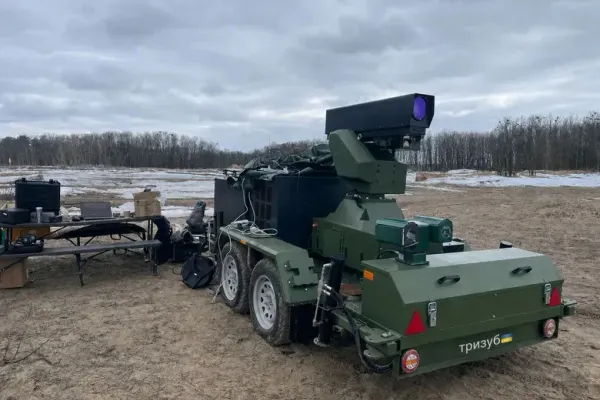 Ucraina scoate pe front arma SF care sperie Rusia. Laserul „Trident” poate distruge drone de la 5 kilometri