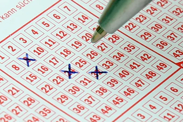 Un român tocmai a devenit multimilionar. Cel mai mare premiu din istoria Loto 6/49, de peste 10 milioane de euro, a fost câștigat. Unde s-a jucat biletul norocos