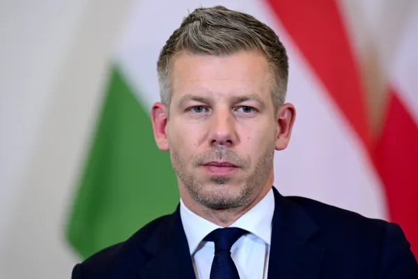 Două grupuri îi pun bețe în roate lui Peter Magyar în încercarea de a-l da jos pe președintele Ungariei