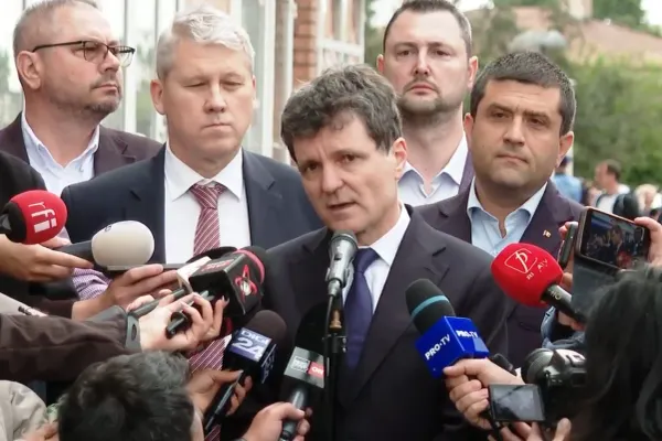 Nicușor Dan, de la blocul afectat de drona rusească:”Nu e suficient că suntem în NATO, trebuie să ne pregătim”-VIDEO
