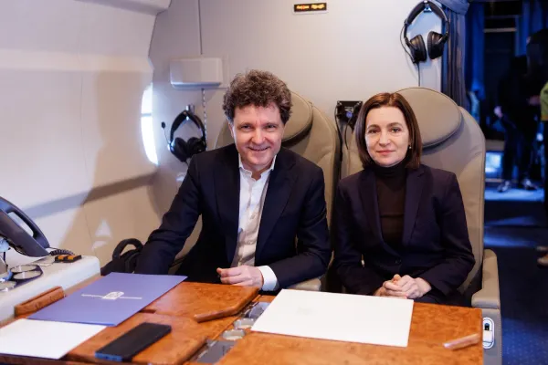 Nicușor Dan, alături de Maia Sandu în drum spre Armenia: discuții despre securitate și energie. Agenda reuniunii Comunității Politice Europene