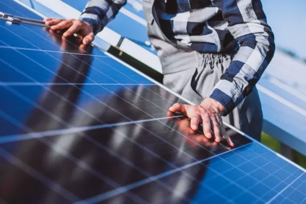 Hoțul care a dat atacul la „aurul verde”. Zeci de panouri fotovoltaice, furate în Timiș