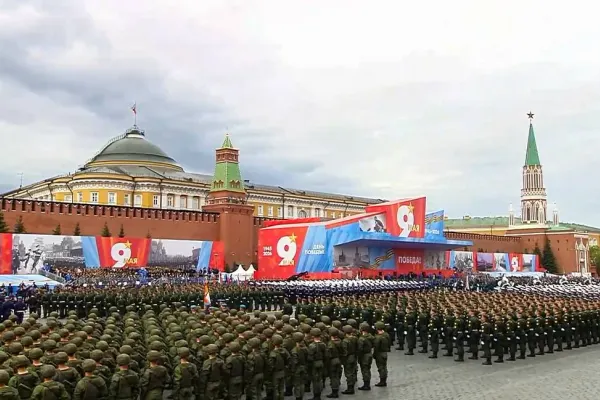 Parada de austeritate la Moscova, de Ziua Victoriei. Putin a acuzat din nou sprijinul NATO acordat Ucrainei – VIDEO