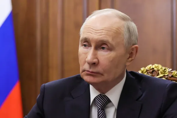 Kremlinul confirmă că Putin a fost informat după ce o dronă rusească a lovit blocul din Galați. România, amenințată de Rusia după închiderea consulatului de la Constanța