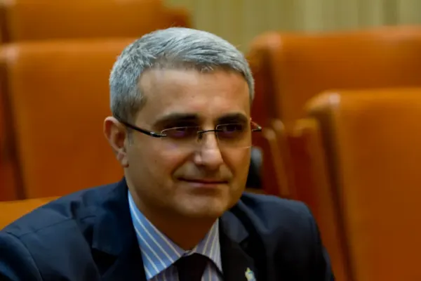 Robert Turcescu, scenariu sumbru după numirea lui Eugen Tomac: „Asistăm la o cafteală politică între Bolojan și Nicușor Dan”