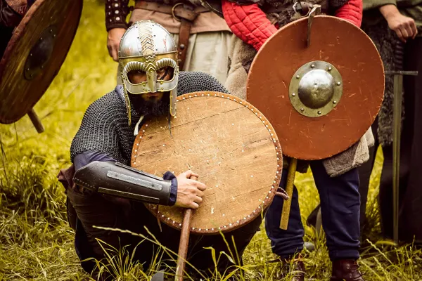Cel mai mare tezaur de monede de pe vremea vikingilor, descoperit recent