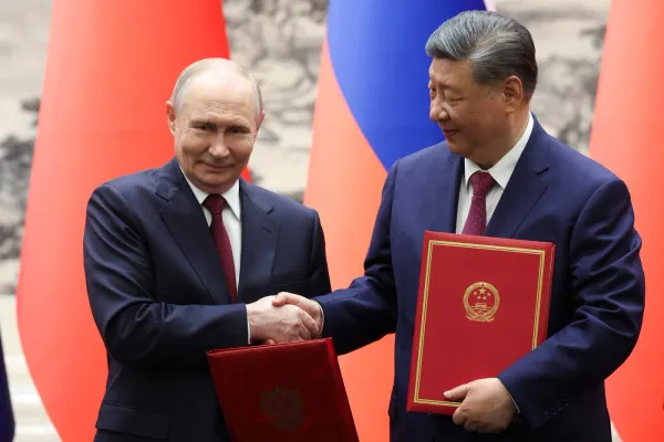 Putin laudă la Beijing „relația fără precedent” cu China. Xi Jinping rămâne prudent și evită superlativele Moscovei