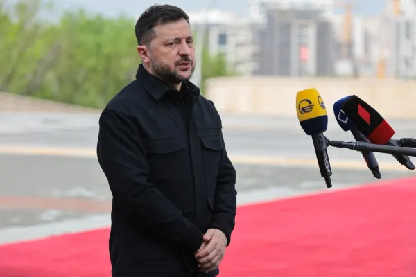 Zelenski anunță schimbarea de tactică: Ucraina lovește tot mai des cu drone de rază medie