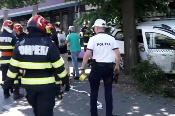 Accident grav în Timișoara! Un taximetrist a intrat în plin într-un tramvai după o manevră interzisă