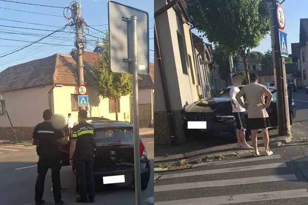 Accident grav într-o intersecție din Sibiu. O mașină a fost proiectată în zidul unei case-FOTO
