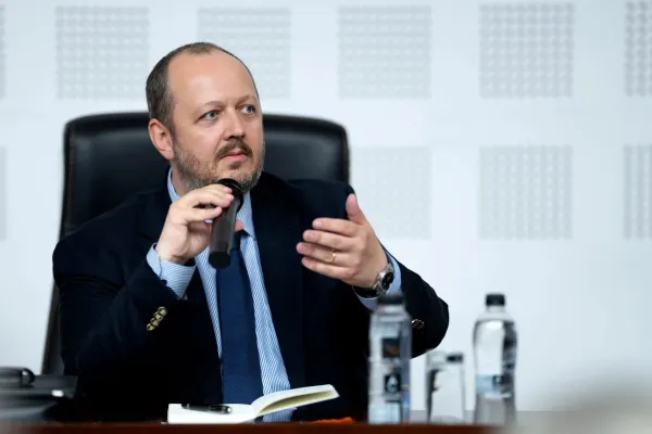 Adrian Papahagi refuză oficial postul de ministru al Culturii în guvernul Tomac: „În actualul context, nu sunt dispus să fiu parte într-un conflict politic și instituțional”