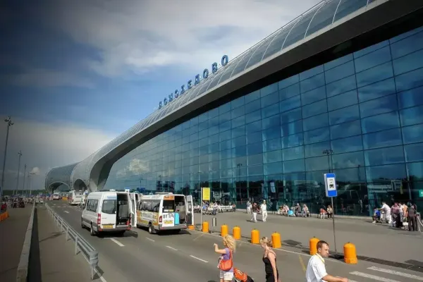 Aeroporturile din Moscova, închise temporar după un atac cu aproape 60 de drone ucrainene