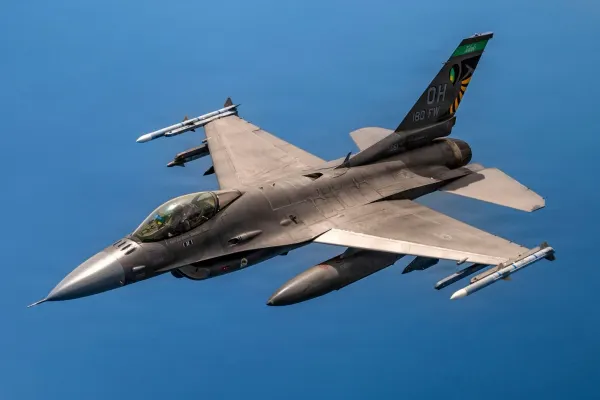 SUA pregătesc cea mai mare retragere militară din Europa din ultimele decenii. F-16, bombardiere, submarine și portavioane, pe lista plecărilor