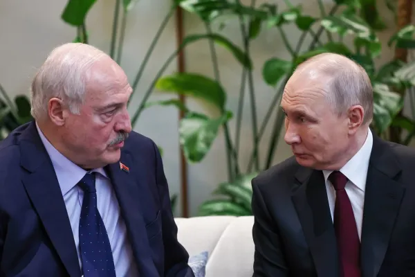 Lukașenko s-a văzut cu Putin, apoi a zburat direct la Xi Jinping. Mișcarea stârnește întrebări despre implicarea în Ucraina