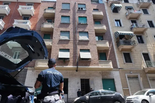 Tragedie în Italia: o româncă și fiica ei de 13 ani au fost găsite moarte într-un apartament din Torino