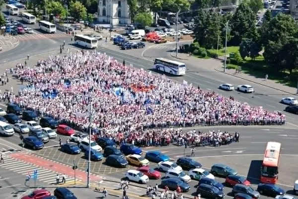 20.000 de angajați din Sănătate, în stradă: PROTEST masiv împotriva noii legi a salarizării VIDEO