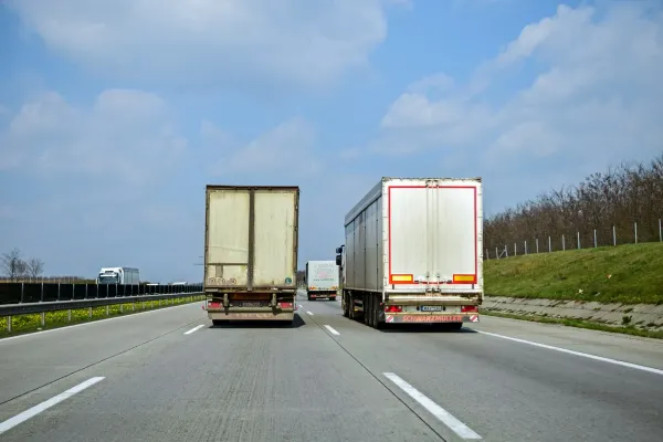 Șofer român de TIR, reținut în Bulgaria după ce a fost prins băut la volan și a încercat să mituiască polițiștii