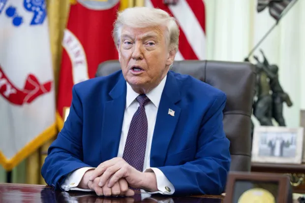Trump amenință Canada cu noi taxe vamale din cauza poluării provocate de incendiile de vegetație:”SUA sunt invadate inutil de un aer murdar”
