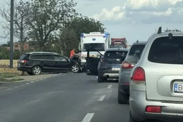 Accident pe DN 1, în județul Bihor. O femeie a fost rănită, iar un copil  este este în stare gravă