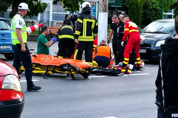 Accident violent în Alba: Biciclist în stare critică după ce a fost lovit de mașina unui tânăr de 19 ani VIDEO