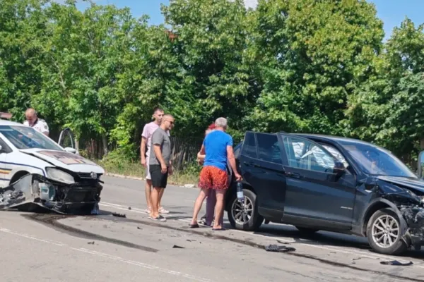 Autospecială de poliție implicată într-un accident rutier în Eforie. O femeie a avut nevoie de îngrijiri medicale