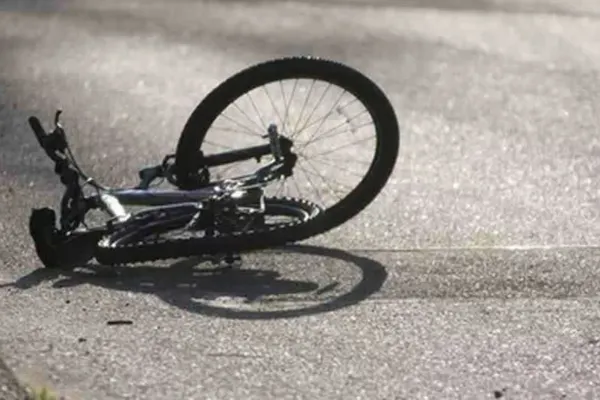 Accident tragic în județul Maramureș. O fetiţă de 6 ani a murit, după ce bicicleta cu care se deplasa a fost lovită în plin de o autoutilitară