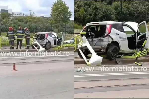 Accident spectaculos în Iași! O mașină a ajuns într-o stație de tramvai după impactul cu un alt vehicul