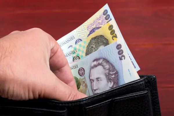 România în fața unei crize economice fără precedent: inflație record, scăderea consumului și explozia prețurilor