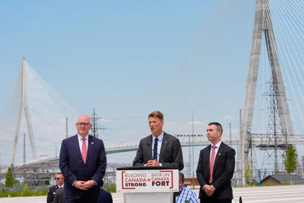 Moment fără precedent la graniță. Canada a inaugurat singură podul spre SUA, în lipsa oficialilor americani
