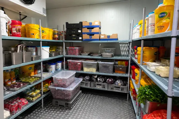 Razie ANSVSA pe litoral: Aproape două tone de alimente neconforme și amenzi de 3 milioane de lei
