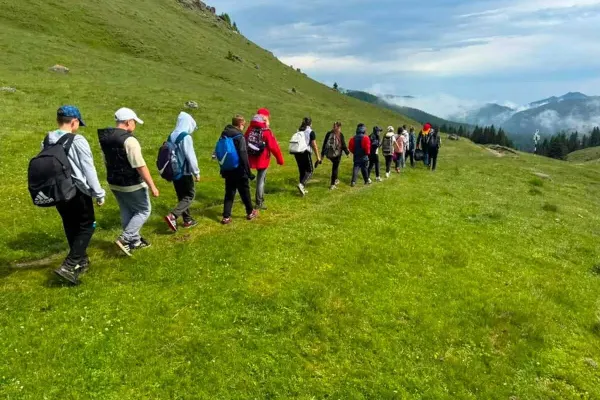 Mobilizare umanitară pentru învățătoarea lovită de fulger în Bucegi. Femeia  trebuie transferată urgent în Germania