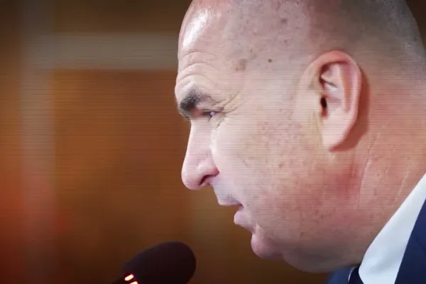 SURSE: sesiunea extraordinară pentru banii din PNRR se amână. Ilie Bolojan îl depășește pe Emil Boc