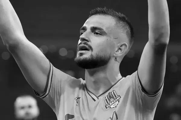 Zi de doliu în sport! Un fotbalist renumit a murit la doar 22 de ani într-un tragic accident rutier