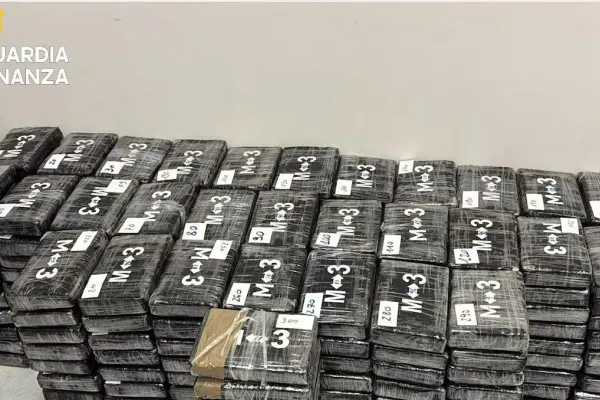 Captură record de cocaină în Italia: 770 kg ascunse printre banane. Droguri de 250 de milioane de euro